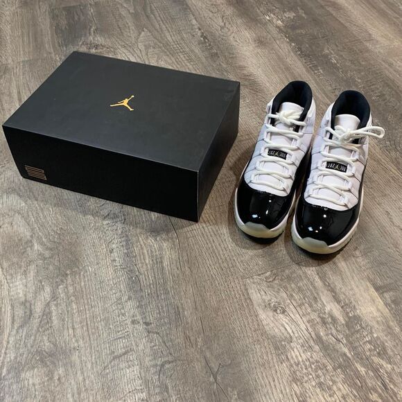 Jordan Men\'s Black and White Trainers main image 6